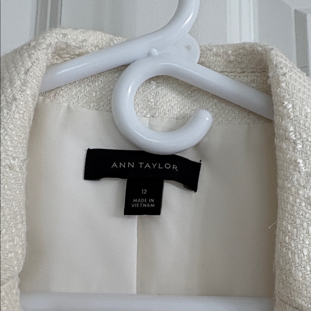 Ann Taylor Elegant Hutton Textured Ivory Blazer - Picture 2 of 13